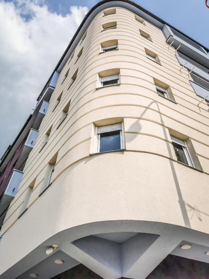 Ćuprija Cozy Corner Apartments - Free Parking & Wi-Fi מראה חיצוני תמונה