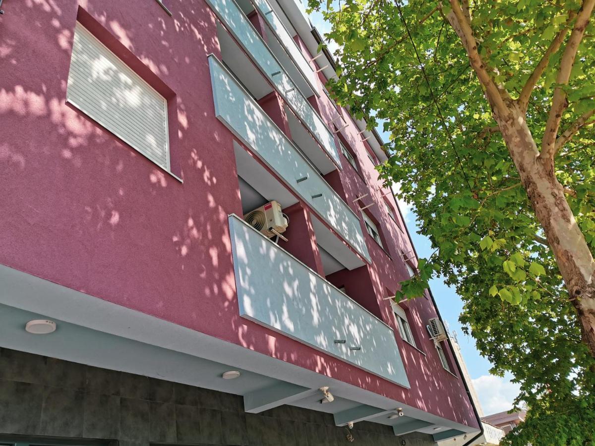 Ćuprija Cozy Corner Apartments - Free Parking & Wi-Fi מראה חיצוני תמונה